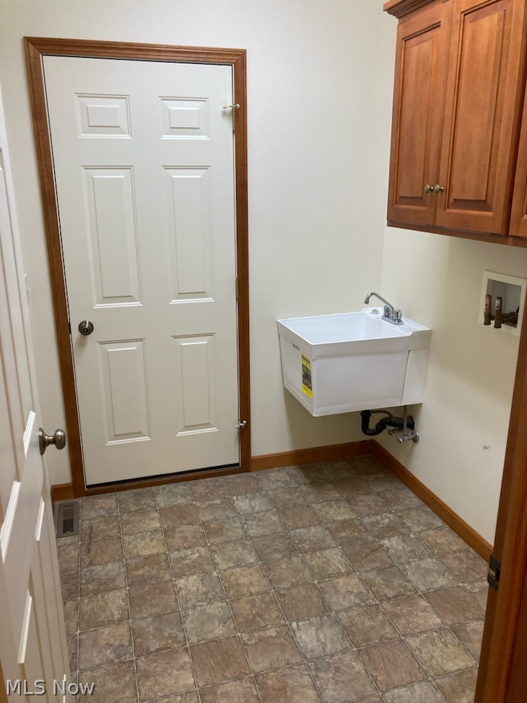 1322 Meadowbrook Drive Property Photo 9