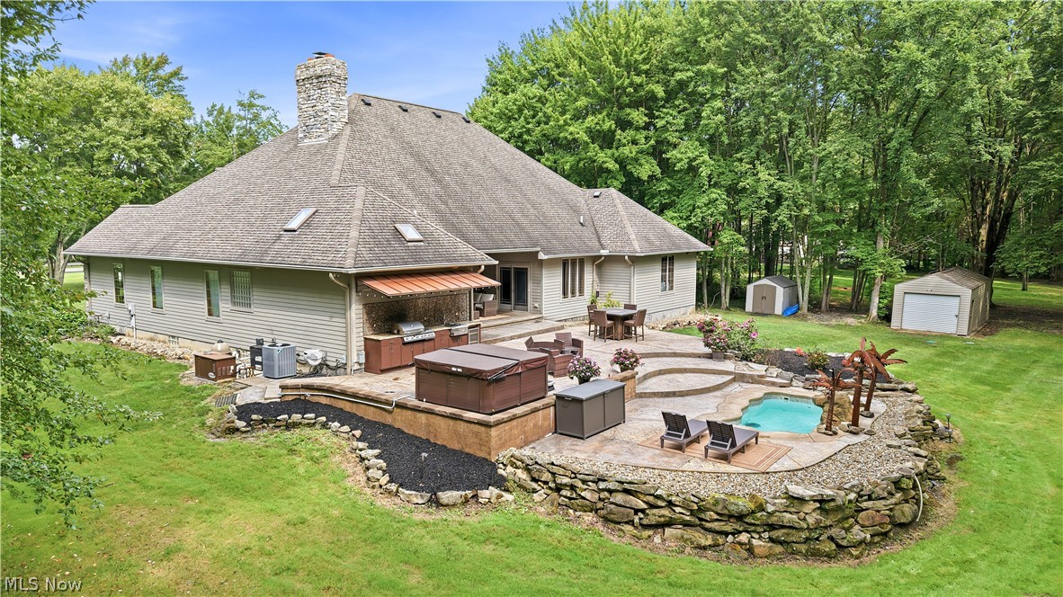 5560 Oak Hill Drive Property Photo 4