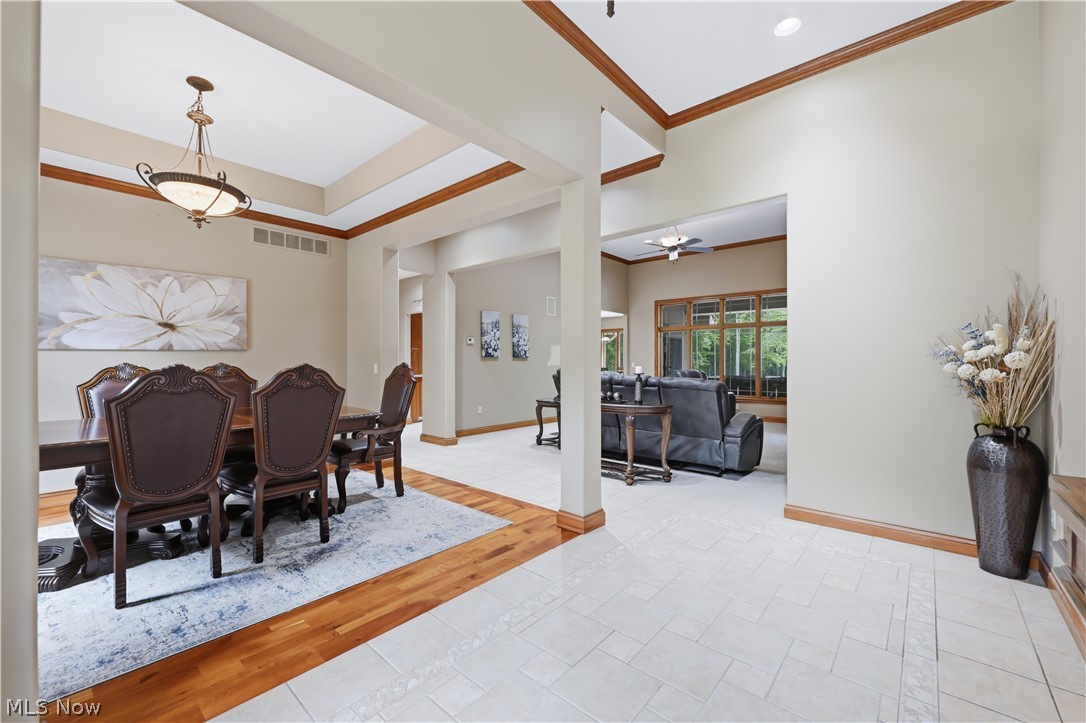 5560 Oak Hill Drive Property Photo 6