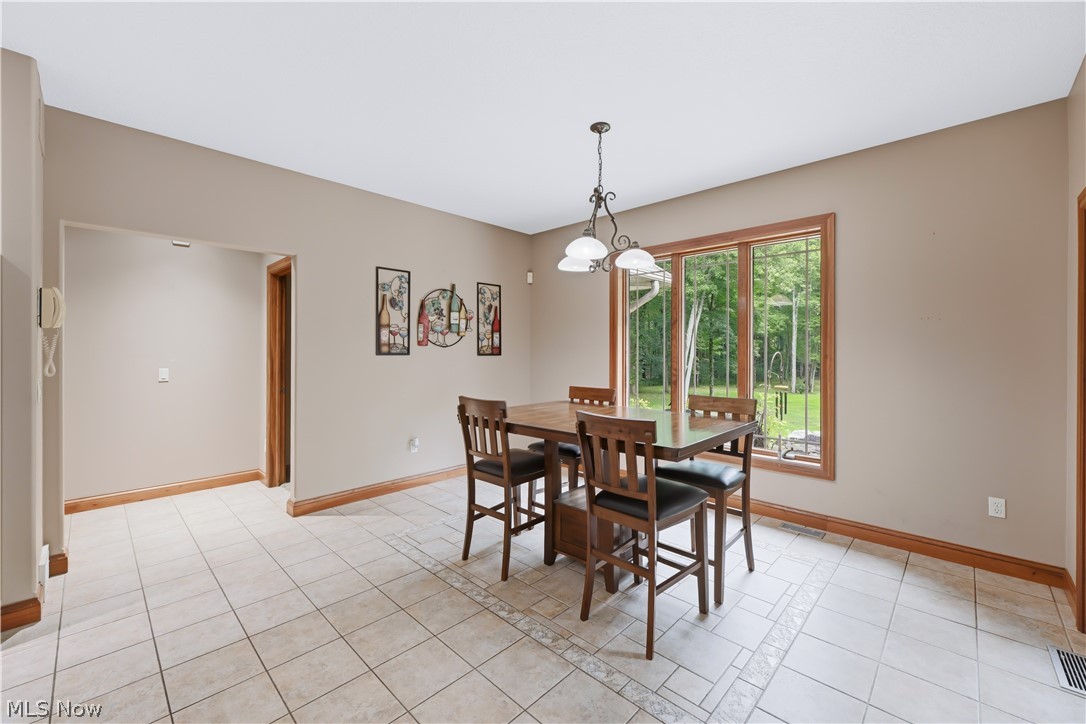 5560 Oak Hill Drive Property Photo 14