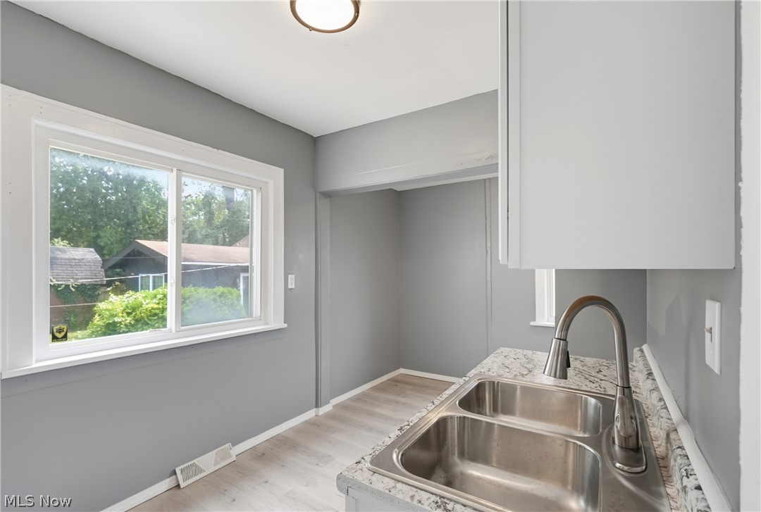 3842 Highland Road Property Photo 6