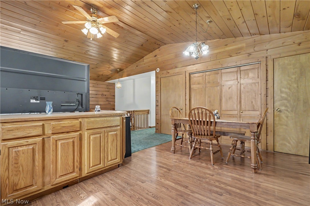 6092 Warren Road Property Photo 8