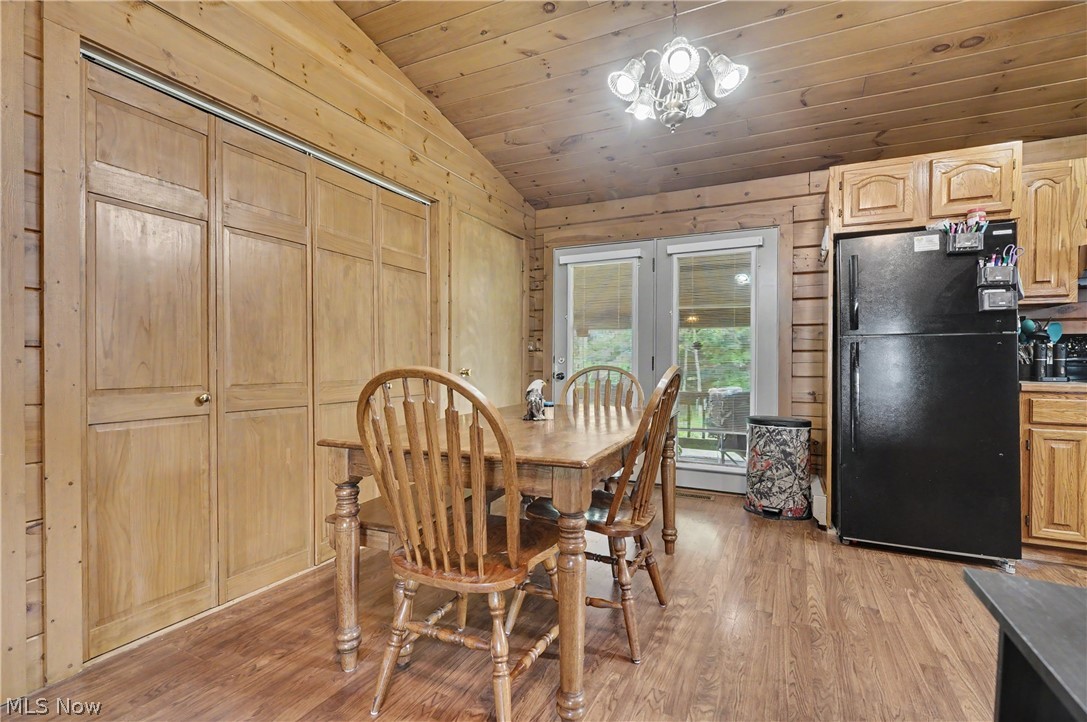 6092 Warren Road Property Photo 10