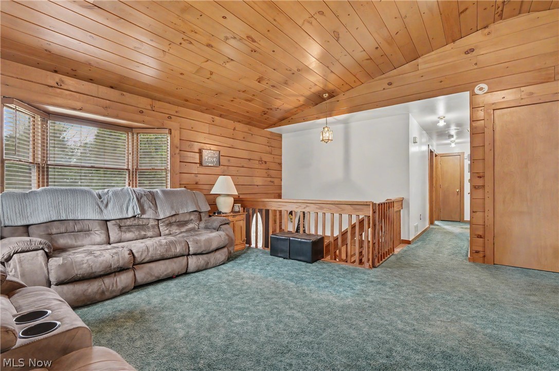 6092 Warren Road Property Photo 11