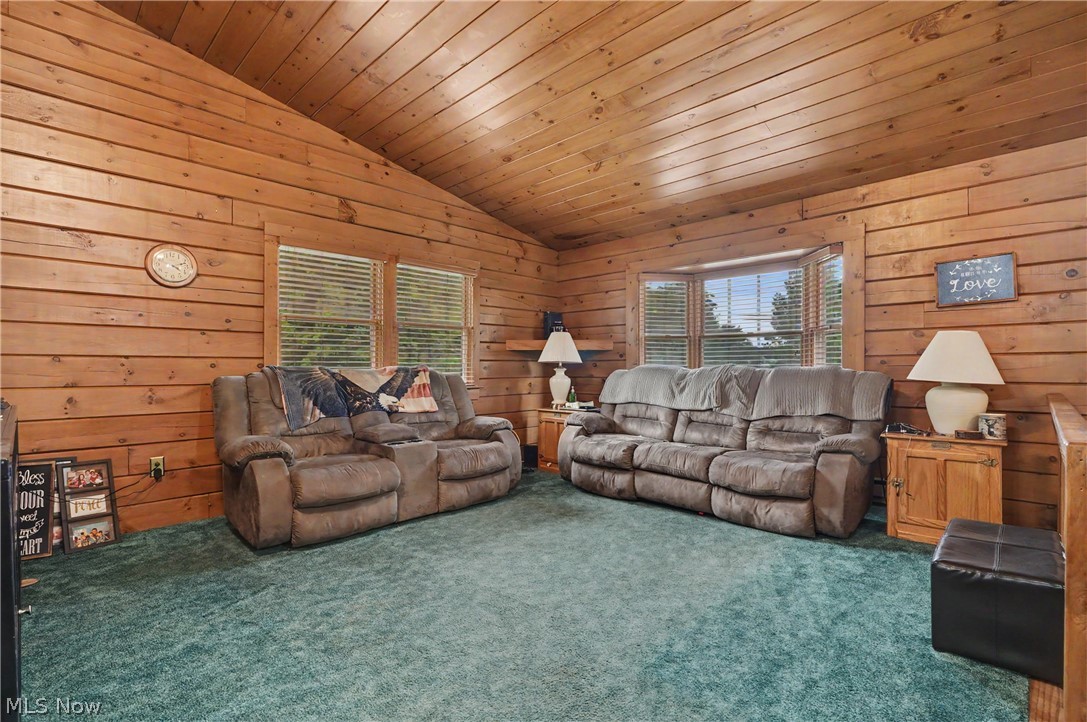 6092 Warren Road Property Photo 12
