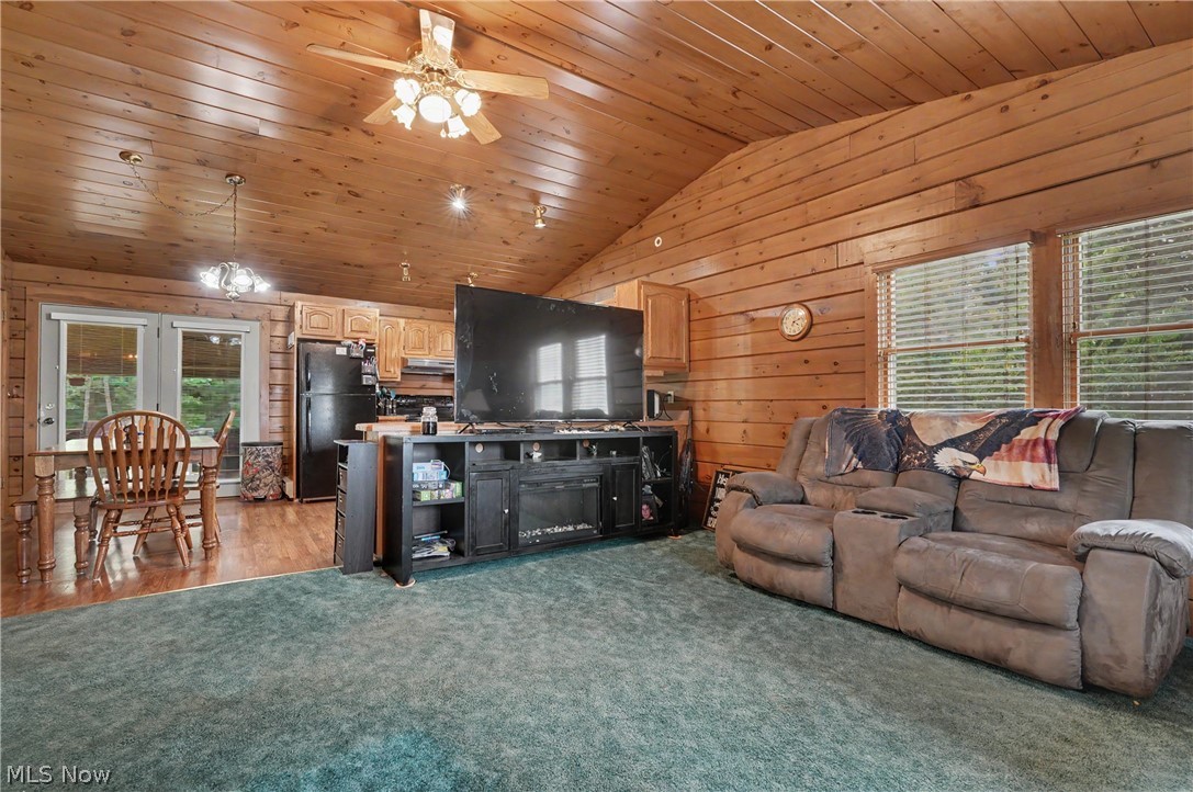 6092 Warren Road Property Photo 14