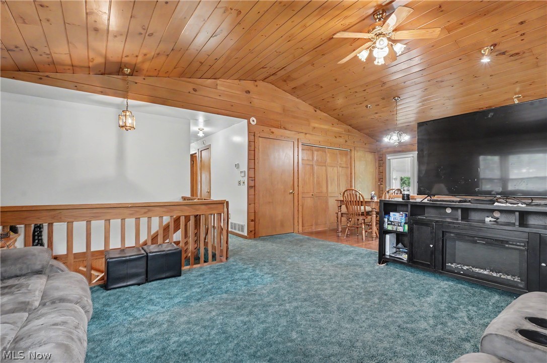 6092 Warren Road Property Photo 15