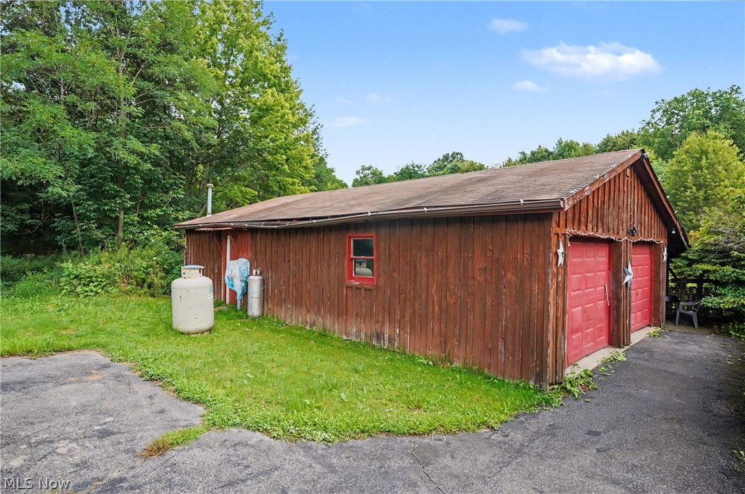 6092 Warren Road Property Photo 36