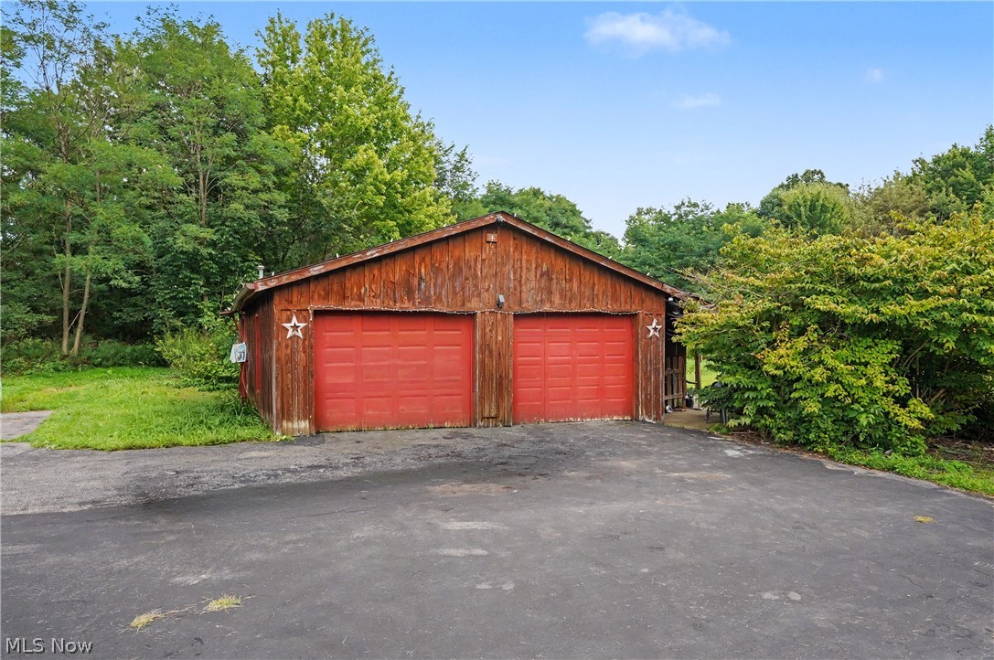 6092 Warren Road Property Photo 37