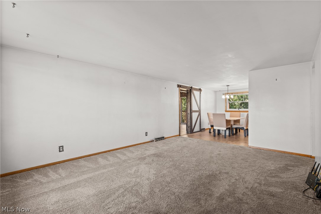 39 Emmett Way Property Photo 6