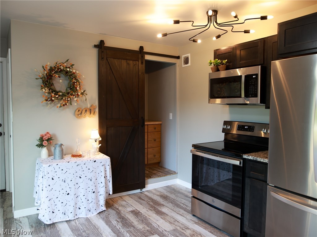 5833 Ford Road Property Photo 6
