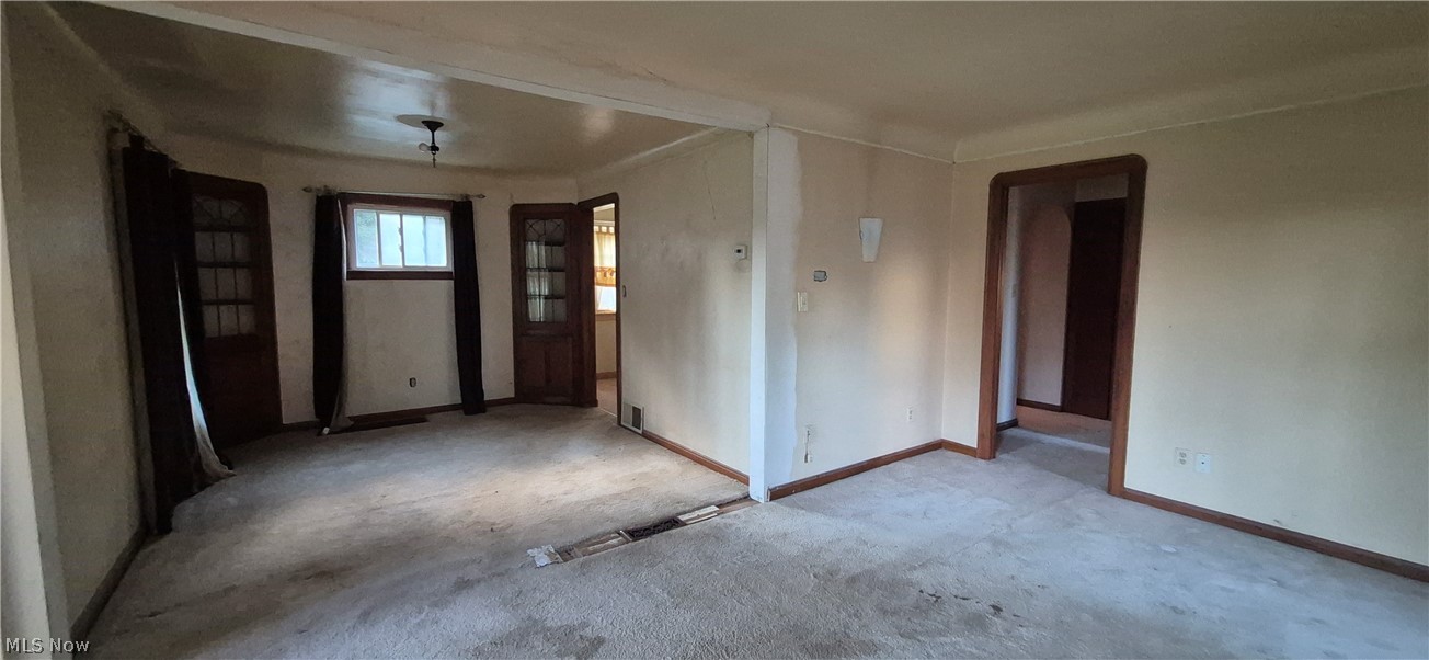 1026 E Schaaf Road Property Photo 2