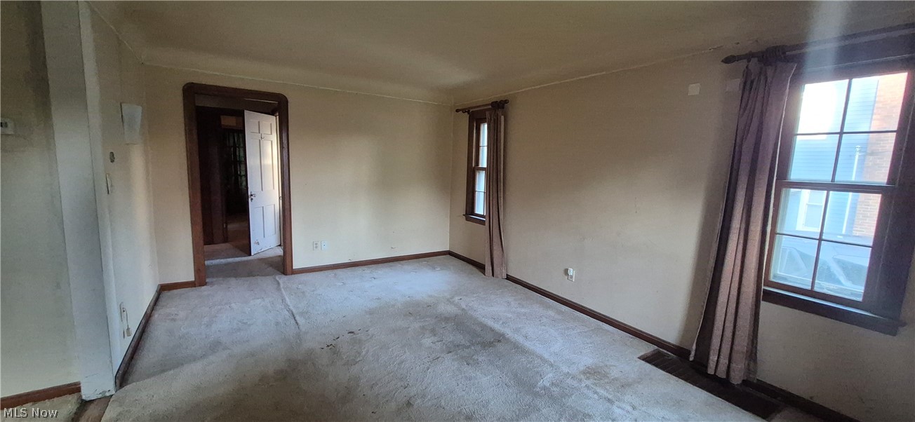 1026 E Schaaf Road Property Photo 4