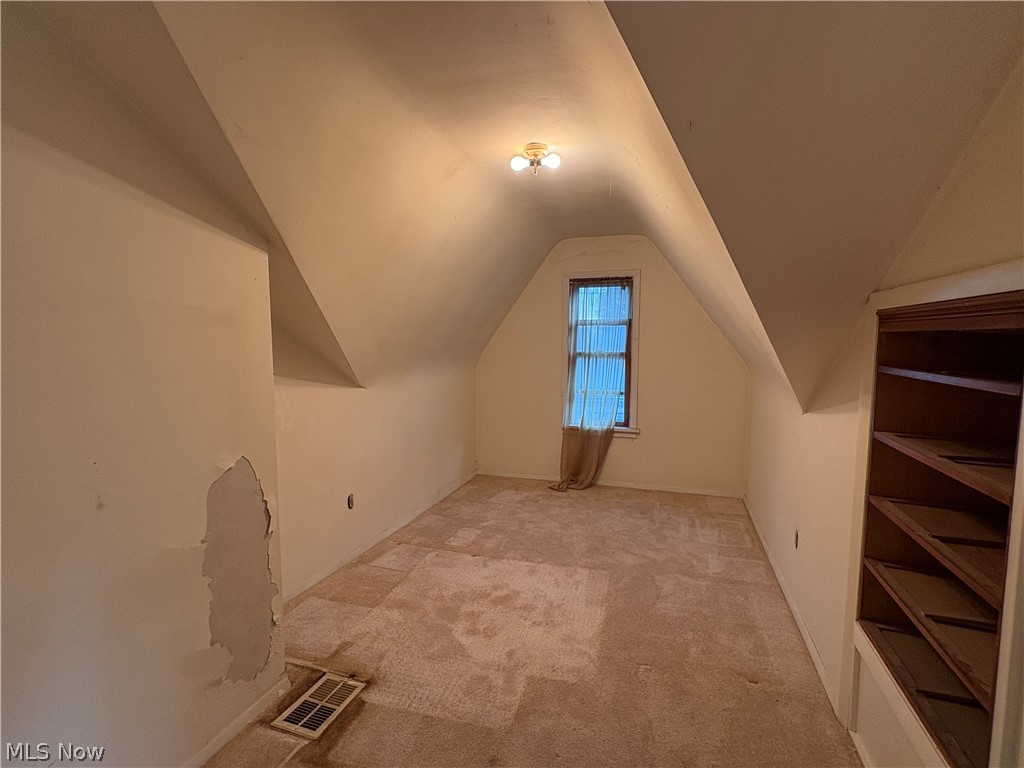 1026 E Schaaf Road Property Photo 14