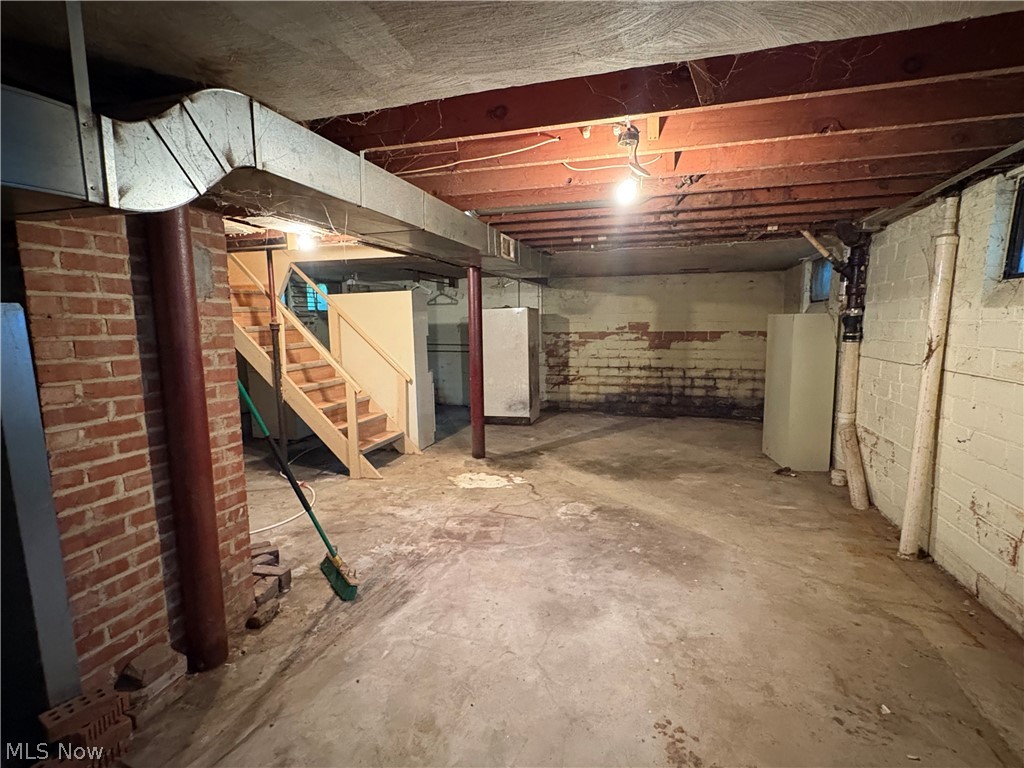 1026 E Schaaf Road Property Photo 17