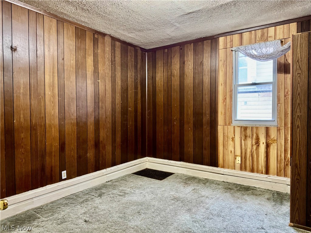 543 E Buchtel Avenue Property Photo 7