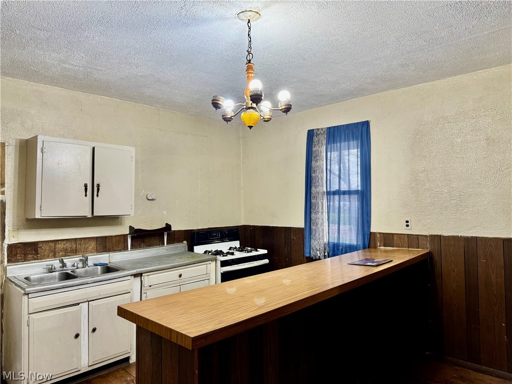 543 E Buchtel Avenue Property Photo 8