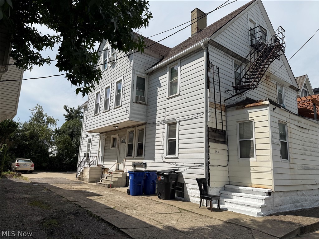 1946 E 124th Place