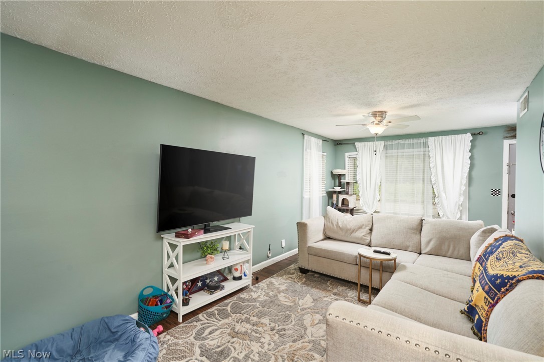 183 S Frank Boulevard Property Photo 3