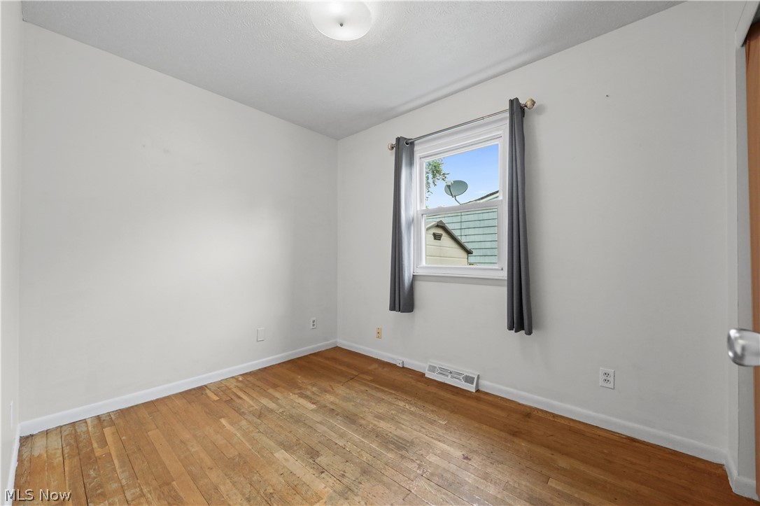 138 Thorlone Avenue Property Photo 8