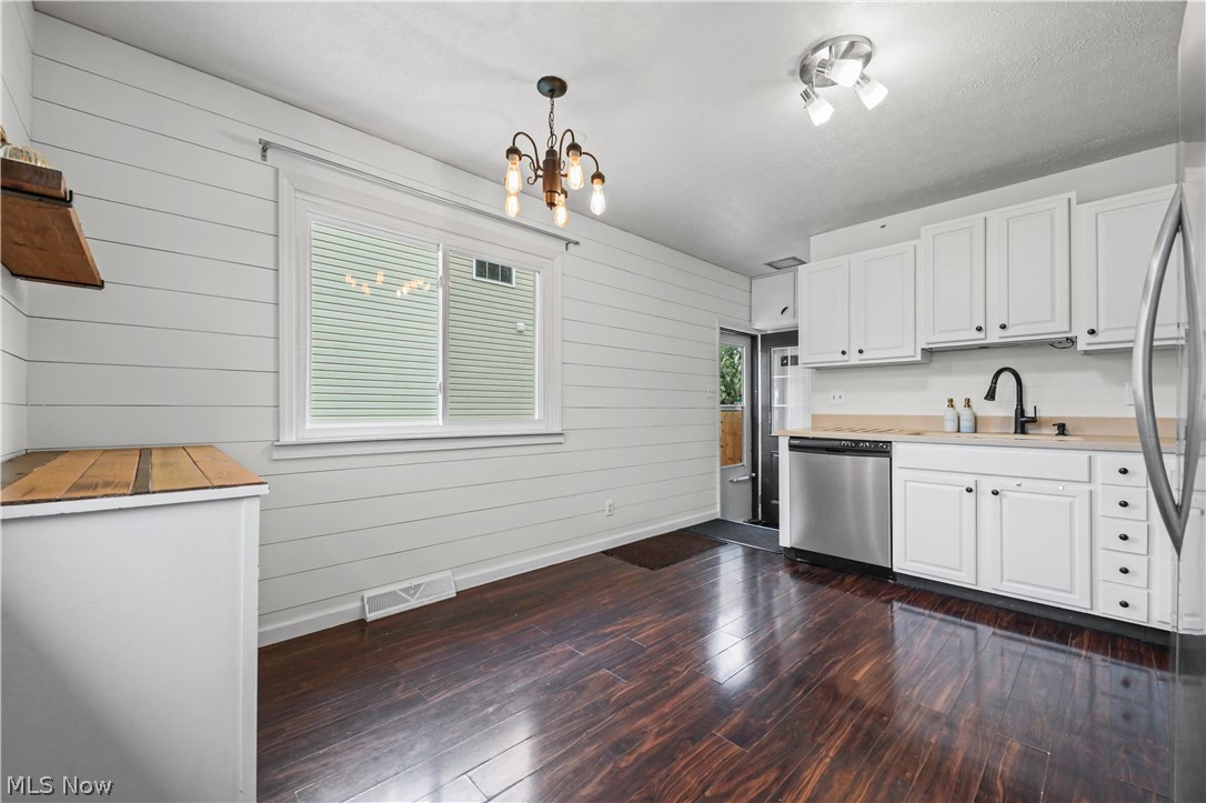 138 Thorlone Avenue Property Photo 18