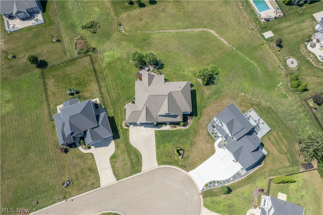 5740 Shadow Ridge Circle Nw Property Photo 3