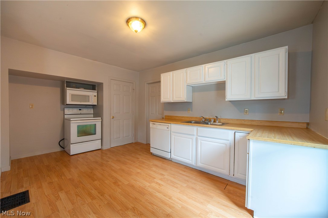 126 Willis Avenue Property Photo 3