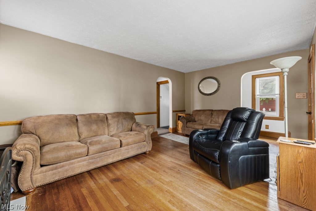 1392 Indianola Avenue Property Photo 5