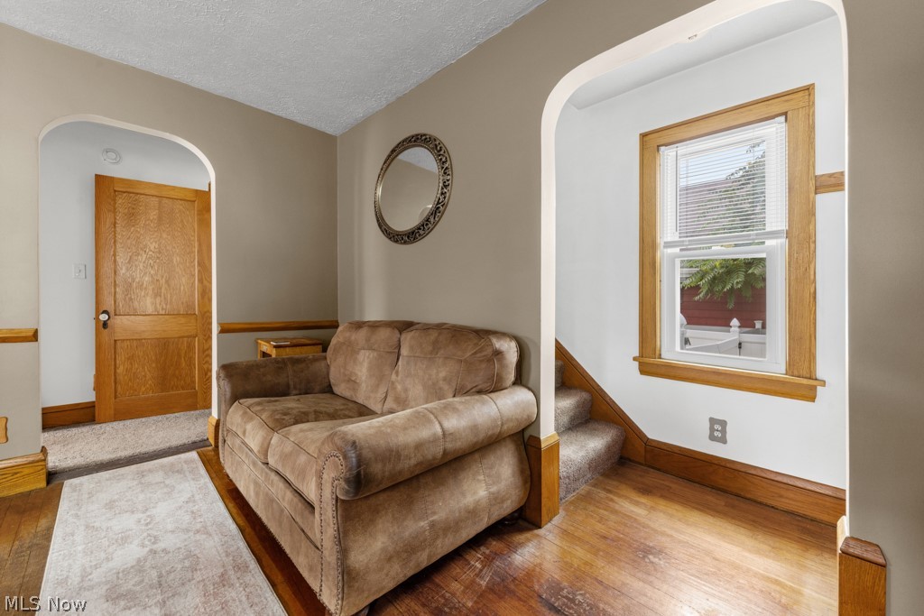 1392 Indianola Avenue Property Photo 7