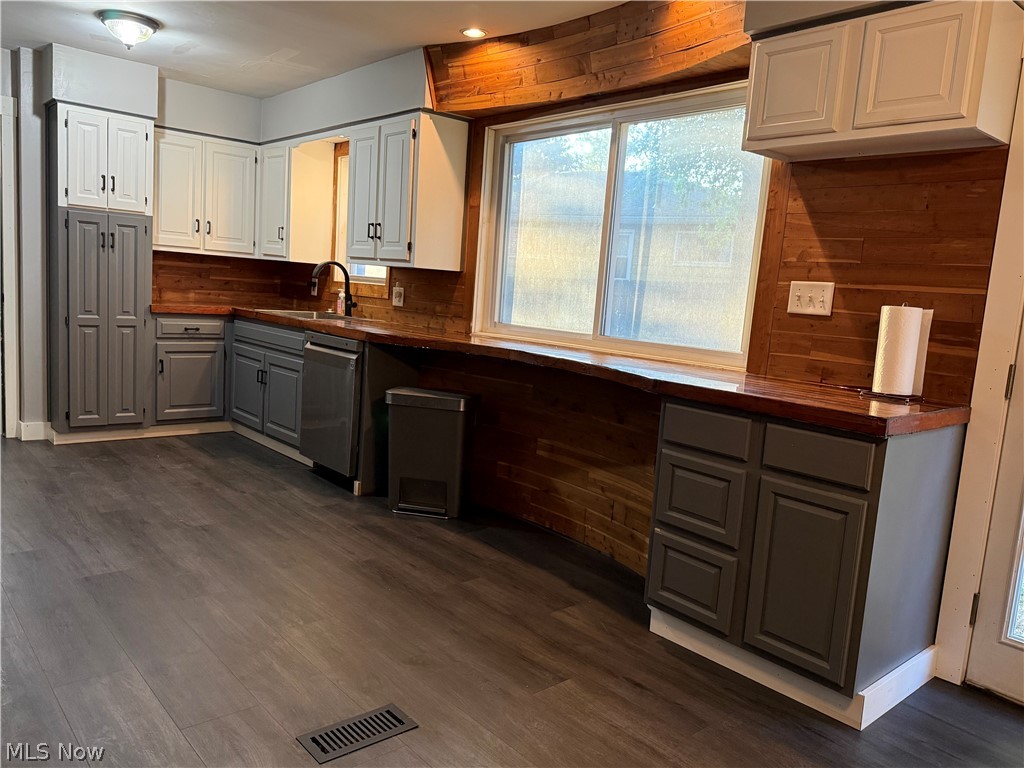 1647 Fairfax Road Property Photo 2