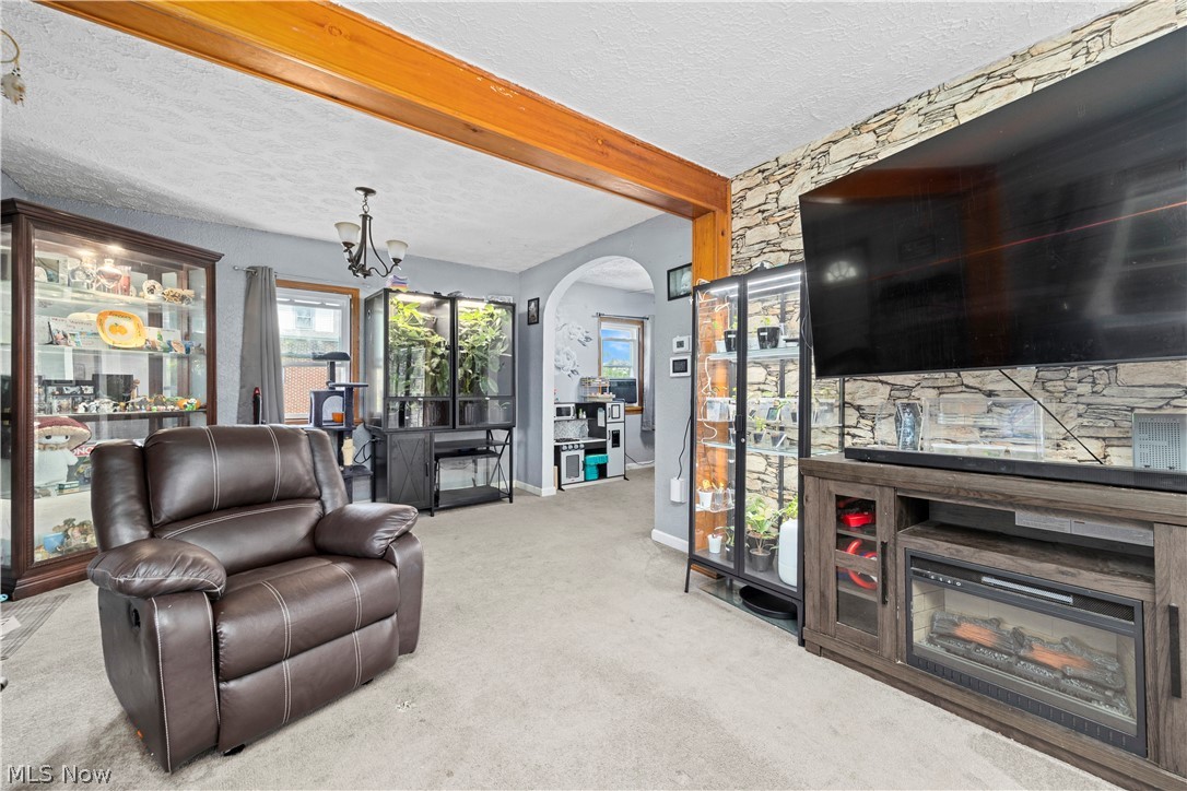 1674 E 32nd Street Property Photo 6