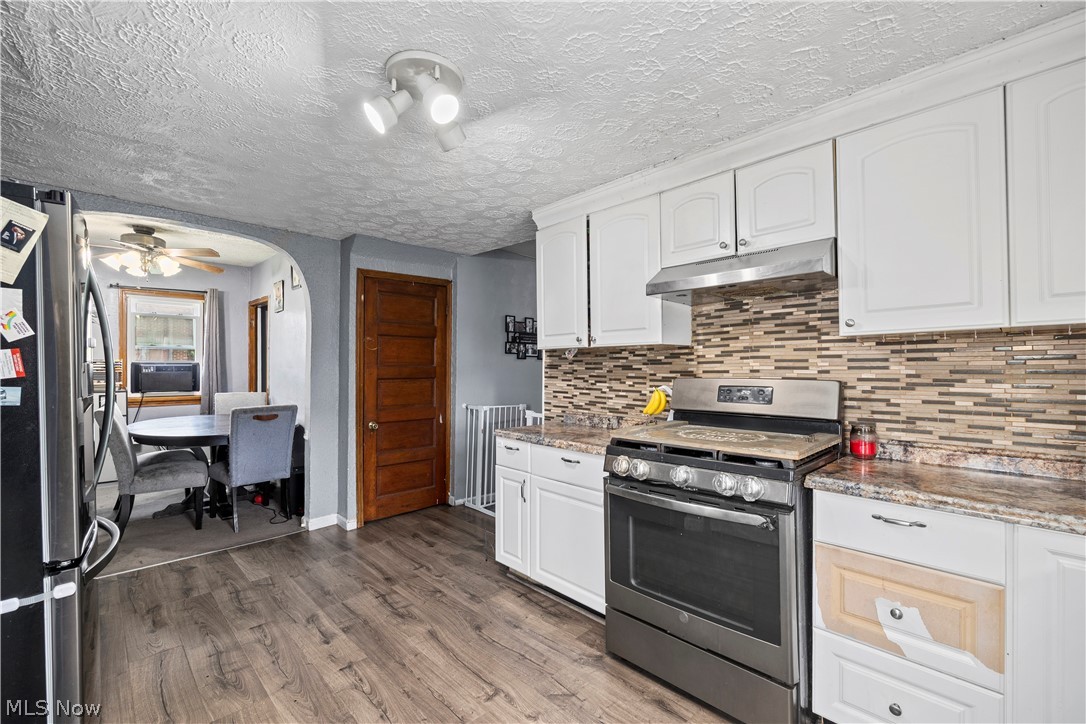 1674 E 32nd Street Property Photo 11