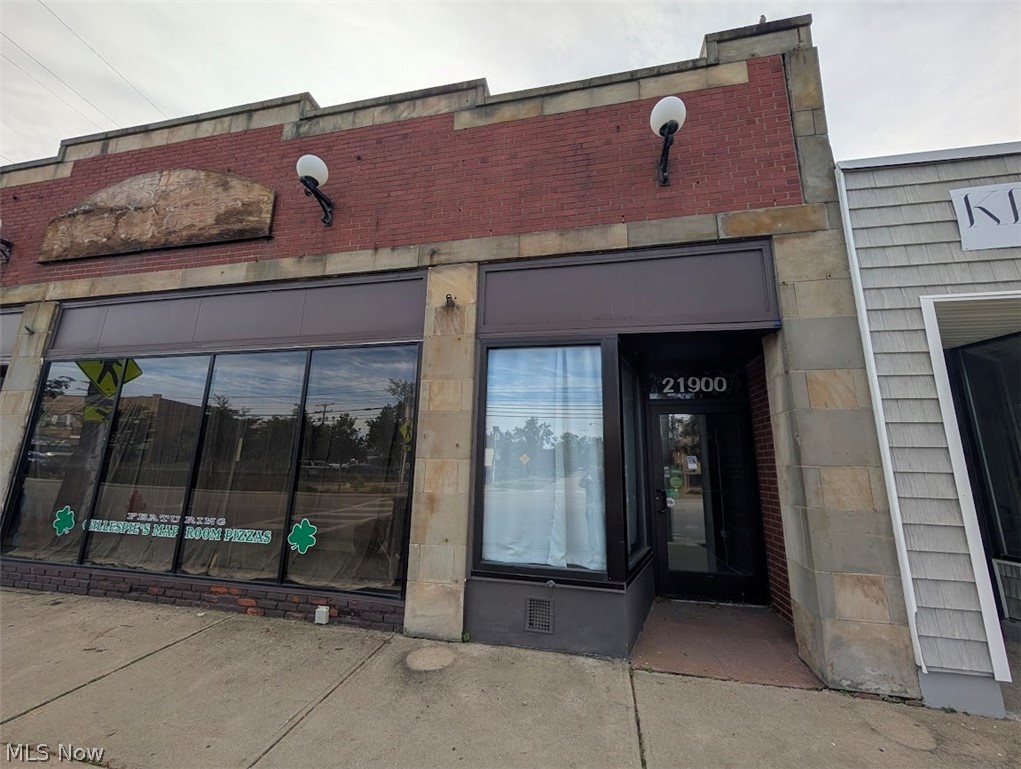 21900 Lake Shore Boulevard Property Photo 2