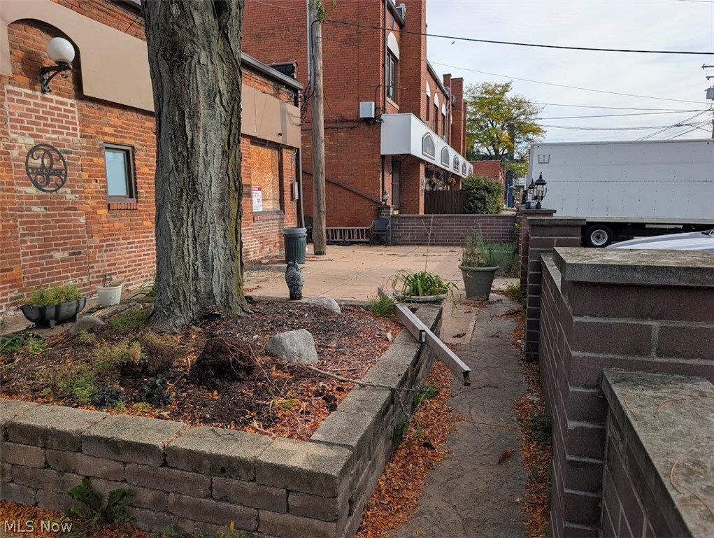 21900 Lake Shore Boulevard Property Photo 3