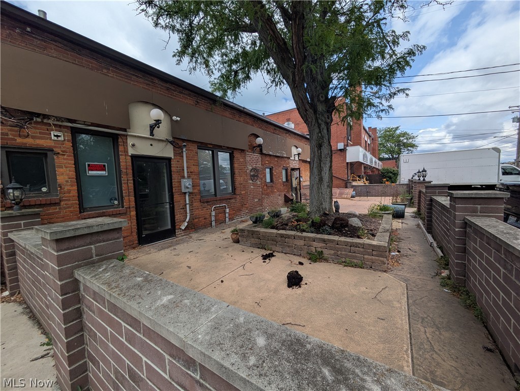 21900 Lake Shore Boulevard Property Photo 4