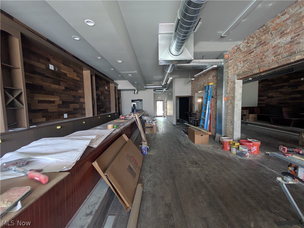 21900 Lake Shore Boulevard Property Photo 6