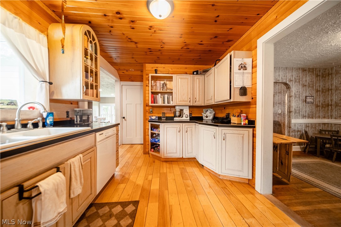 357 State Road Property Photo 15