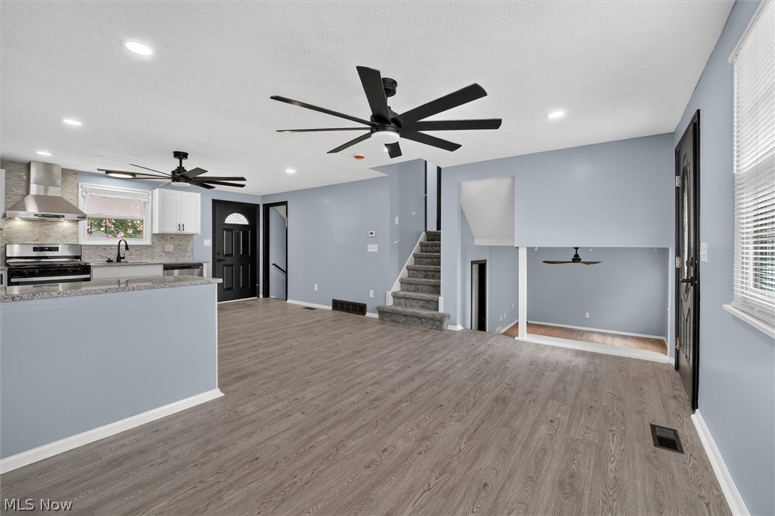 4036 Leavitt Road Property Photo 10