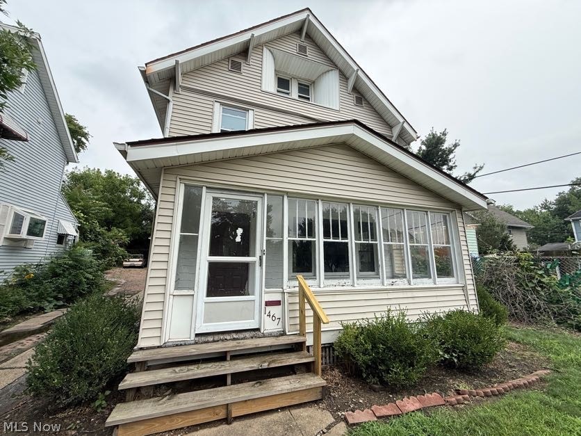 1467 Beardsley Street Property Photo 3