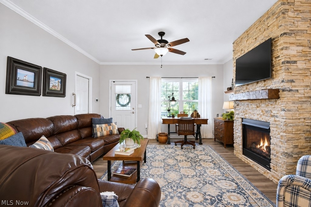 1046 Spring Run Boulevard Property Photo 8