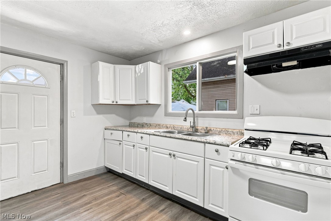 1000 Lovers Lane Property Photo 12