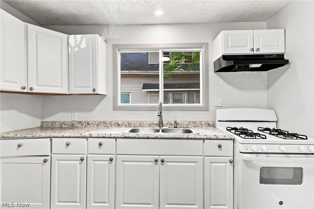 1000 Lovers Lane Property Photo 13
