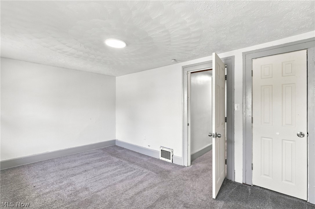 1000 Lovers Lane Property Photo 18
