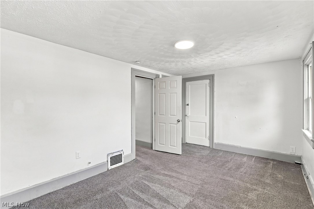 1000 Lovers Lane Property Photo 19