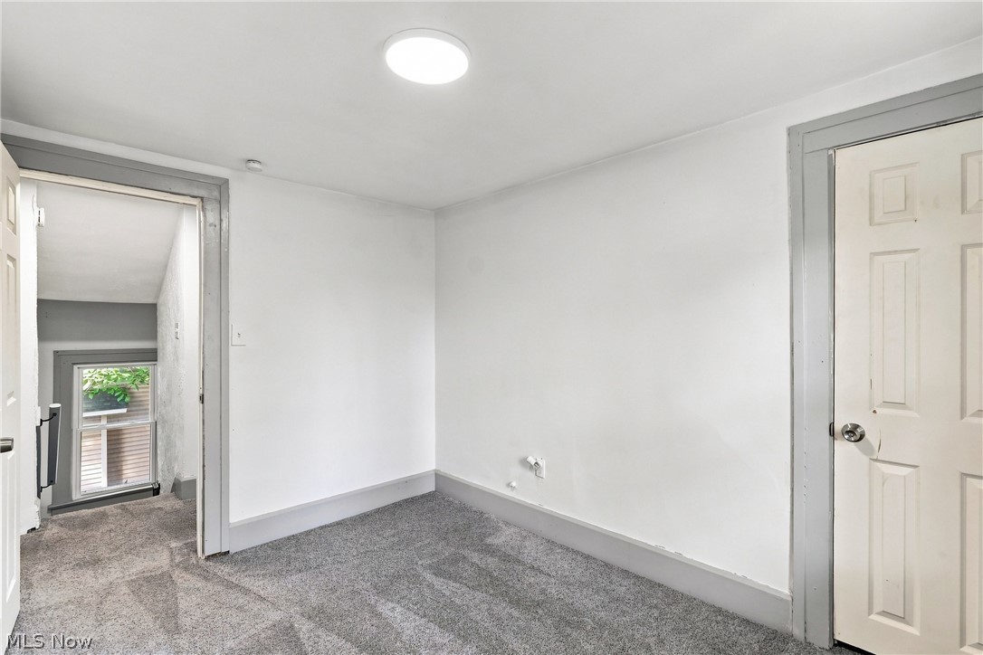 1000 Lovers Lane Property Photo 22