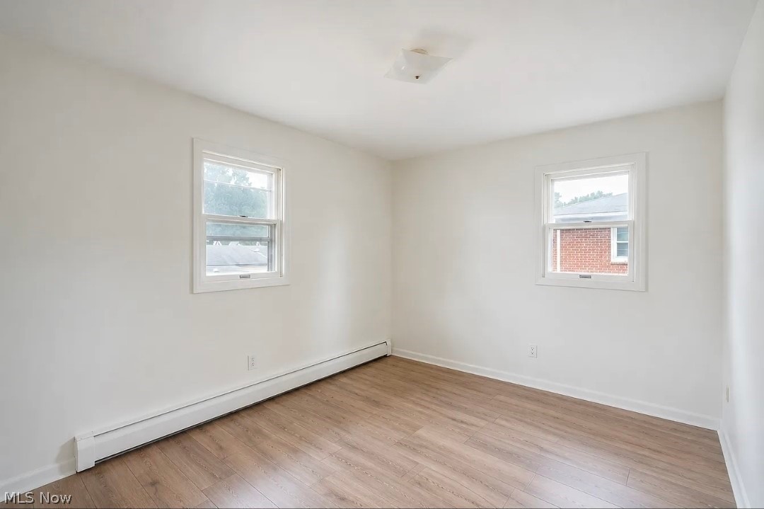895 Cook Avenue Property Photo 5