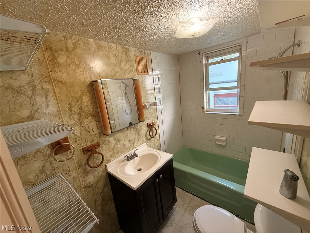 1868 E 34th Street Property Photo 9
