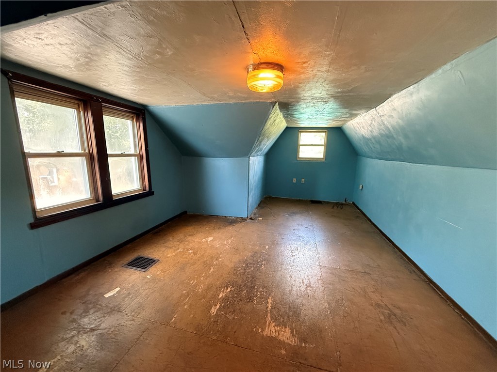 1868 E 34th Street Property Photo 11