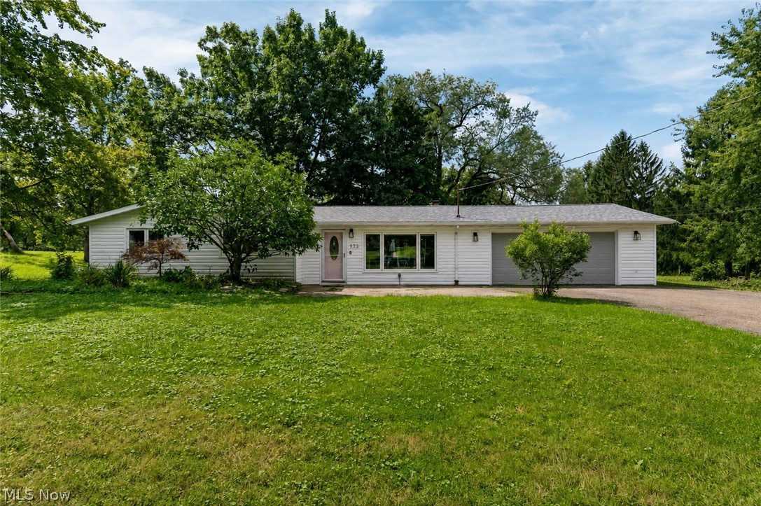 975 Colony Drive Property Photo 1