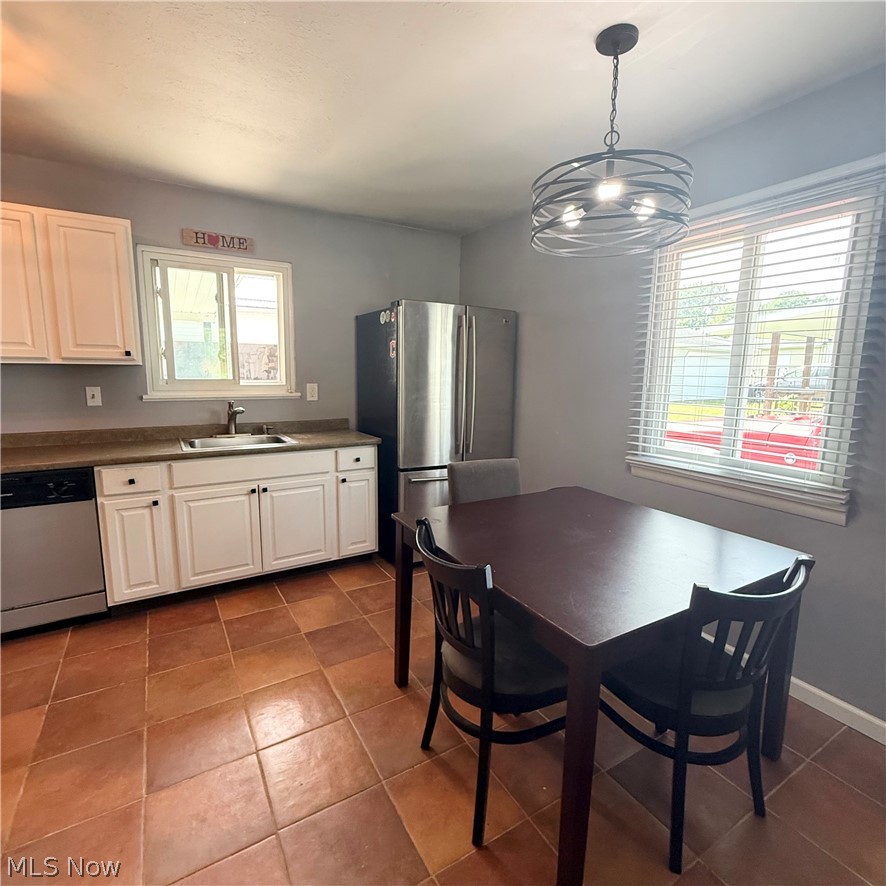 490 Myra Drive Property Photo 4